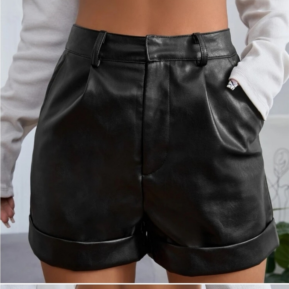 SHEIN Petite High Waist Vegan Leather Shorts - XSP/0P